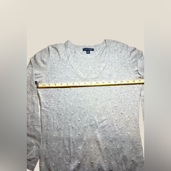 Tommy Hilfiger v neck sweater - Picture 2 of 2